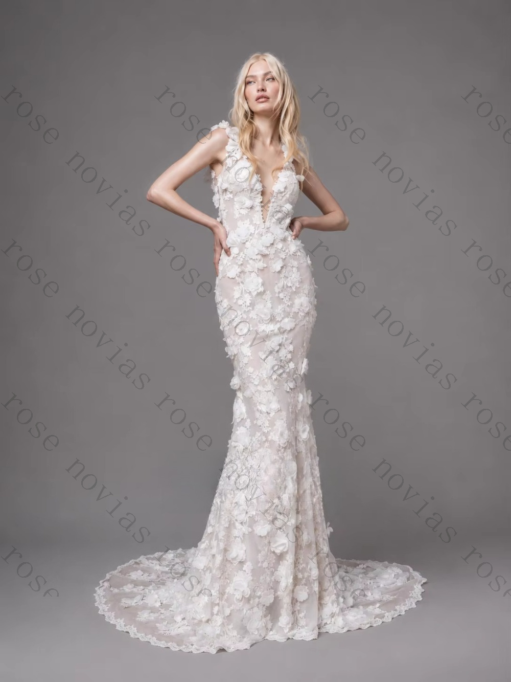 Embroidery Online Design - Abito da Sposa Personalizzato con Schiena