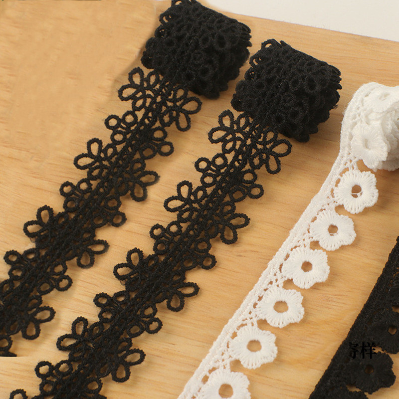 Tessuto in Pizzo Ricamato Nero - Embroidery Web recensione e prezzo