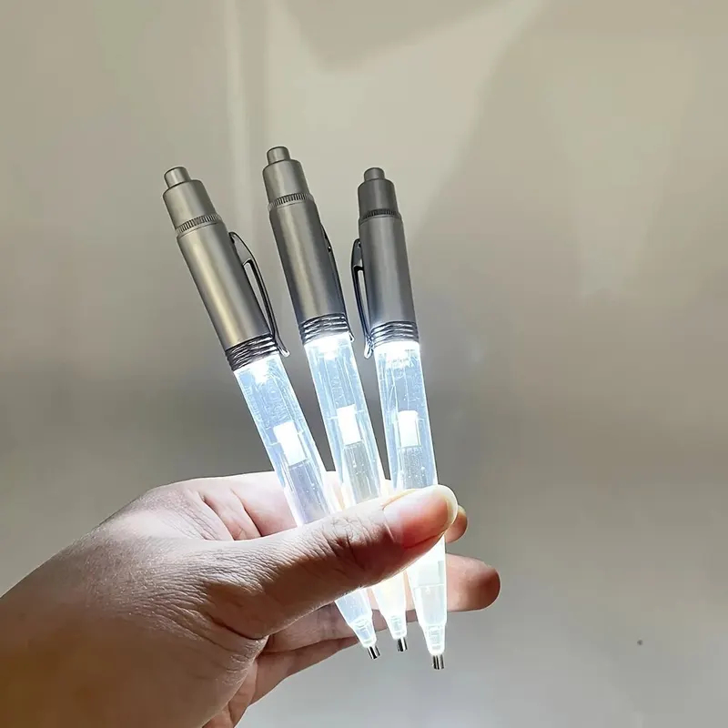 Penna LED per Diamond Painting - Embroidery Painting recensione e prezzo