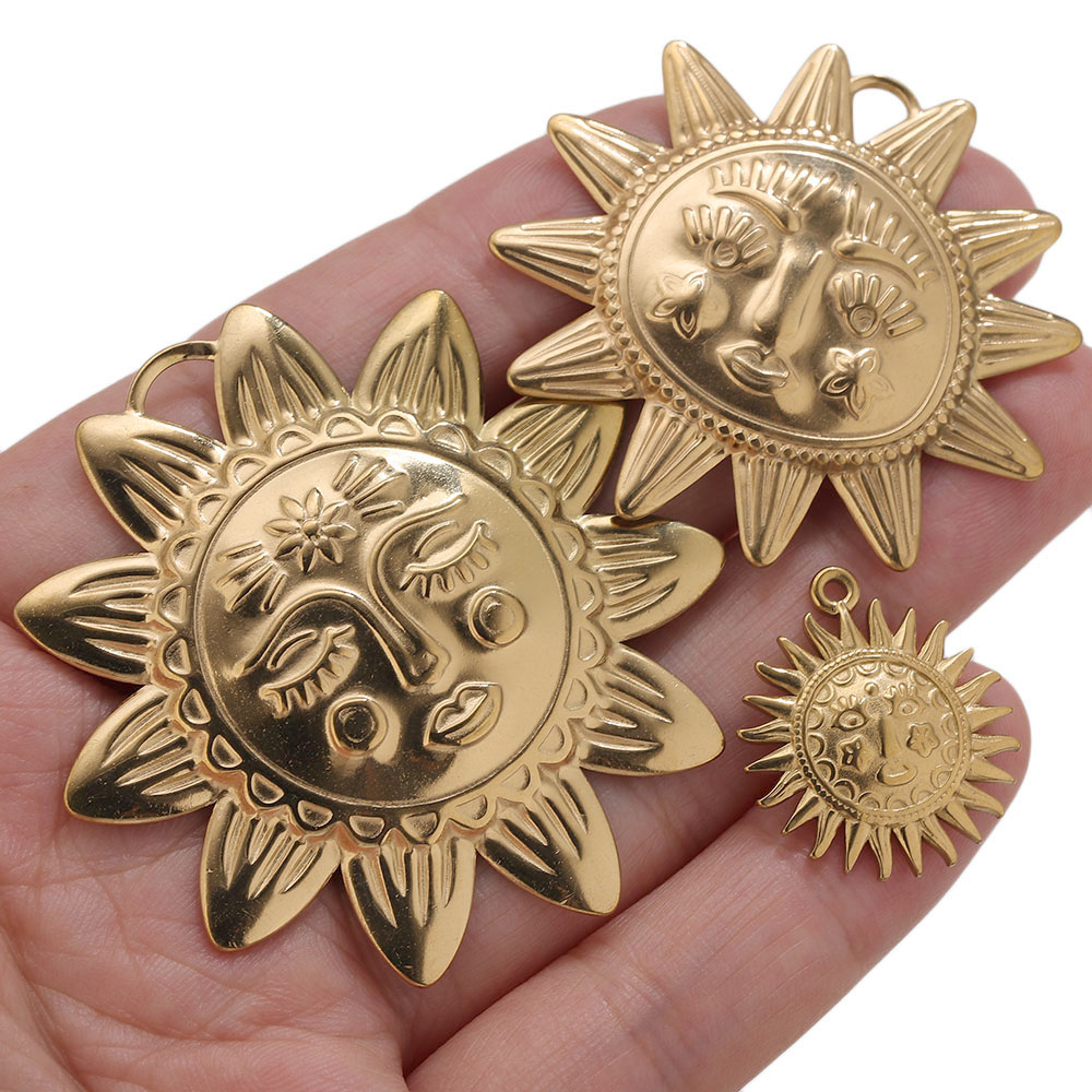 5 ciondoli rotondi vintage in  - Embroidery Charm recensione e prezzo