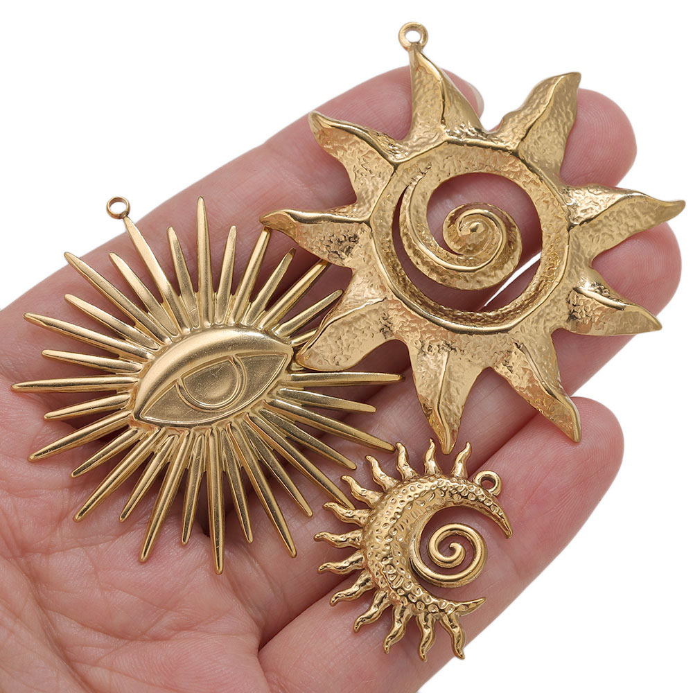 5 ciondoli rotondi vintage in  - Embroidery Charm recensione e prezzo