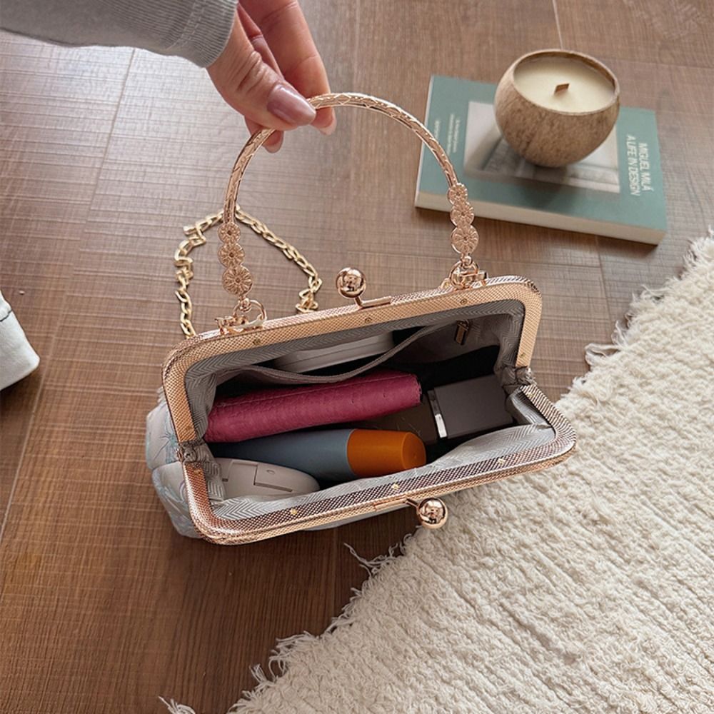 Borsa a Tracolla in Stile Cine - Embroidery Kiss recensione e prezzo