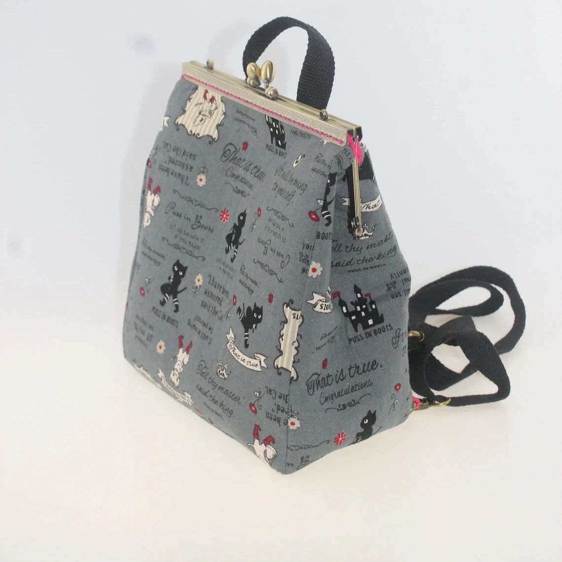 Lost In Vintage Puss in Boots  - Embroidery Kiss recensione e prezzo