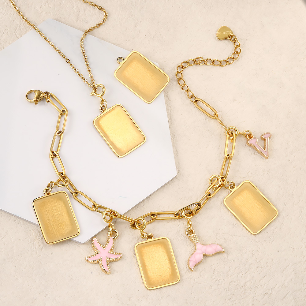 Collana con ciondolo bandiera  - Embroidery Charm recensione e prezzo