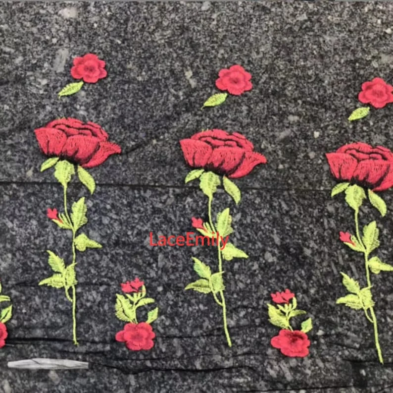 Tessuto di pizzo rosa rossa ri - Embroidery Rose recensione e prezzo