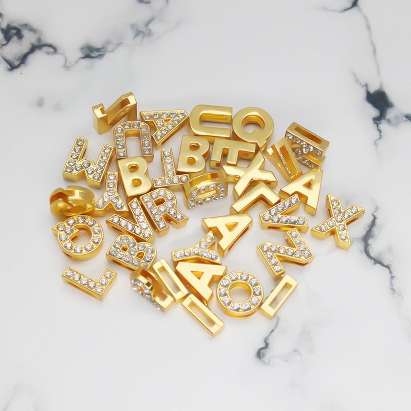 50 pezzi/lotto Lettere scorrev - Embroidery Charm recensione e prezzo